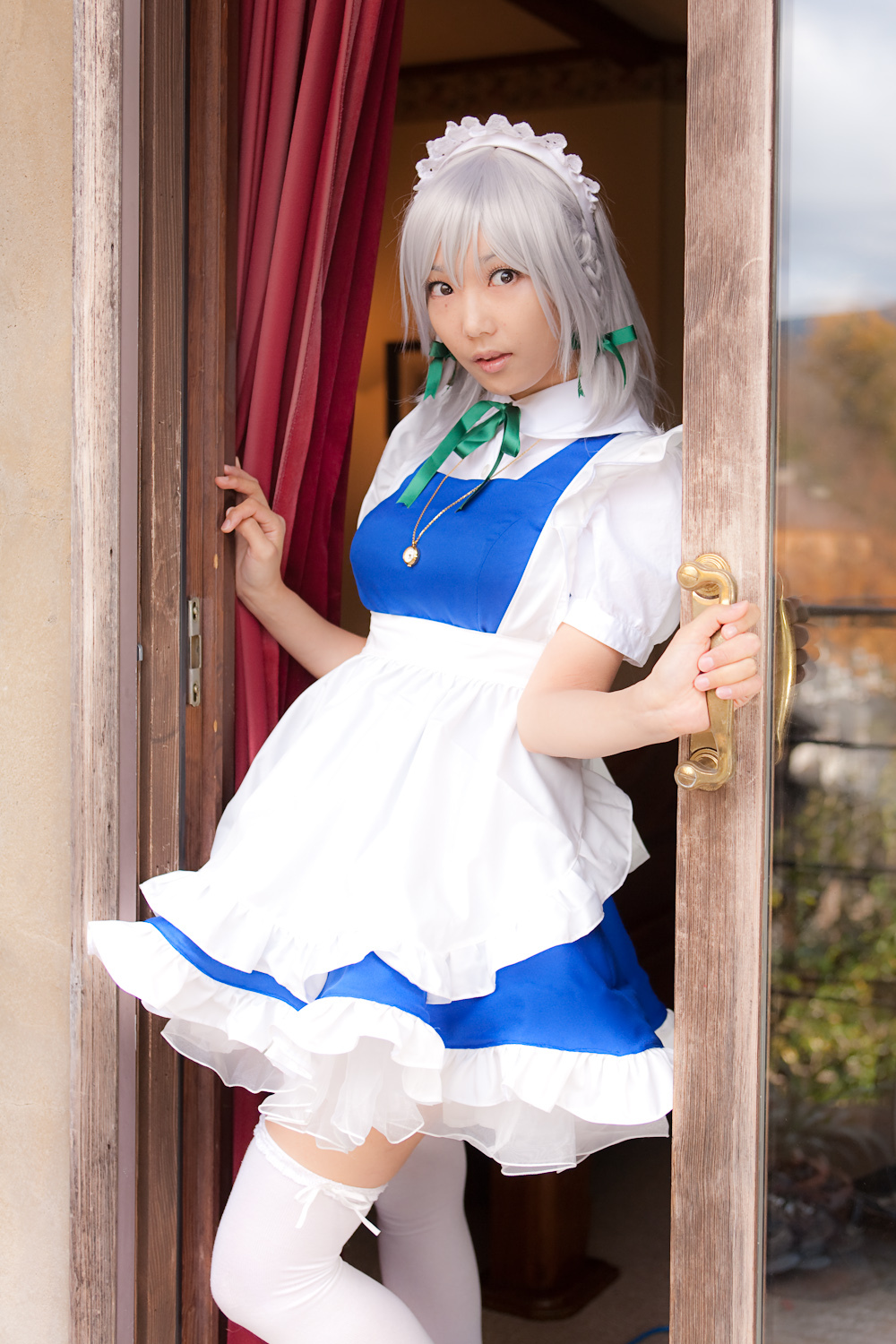 cosplay美女套图 c77 Sakuya Izayoi　白丝假发扮相(1)